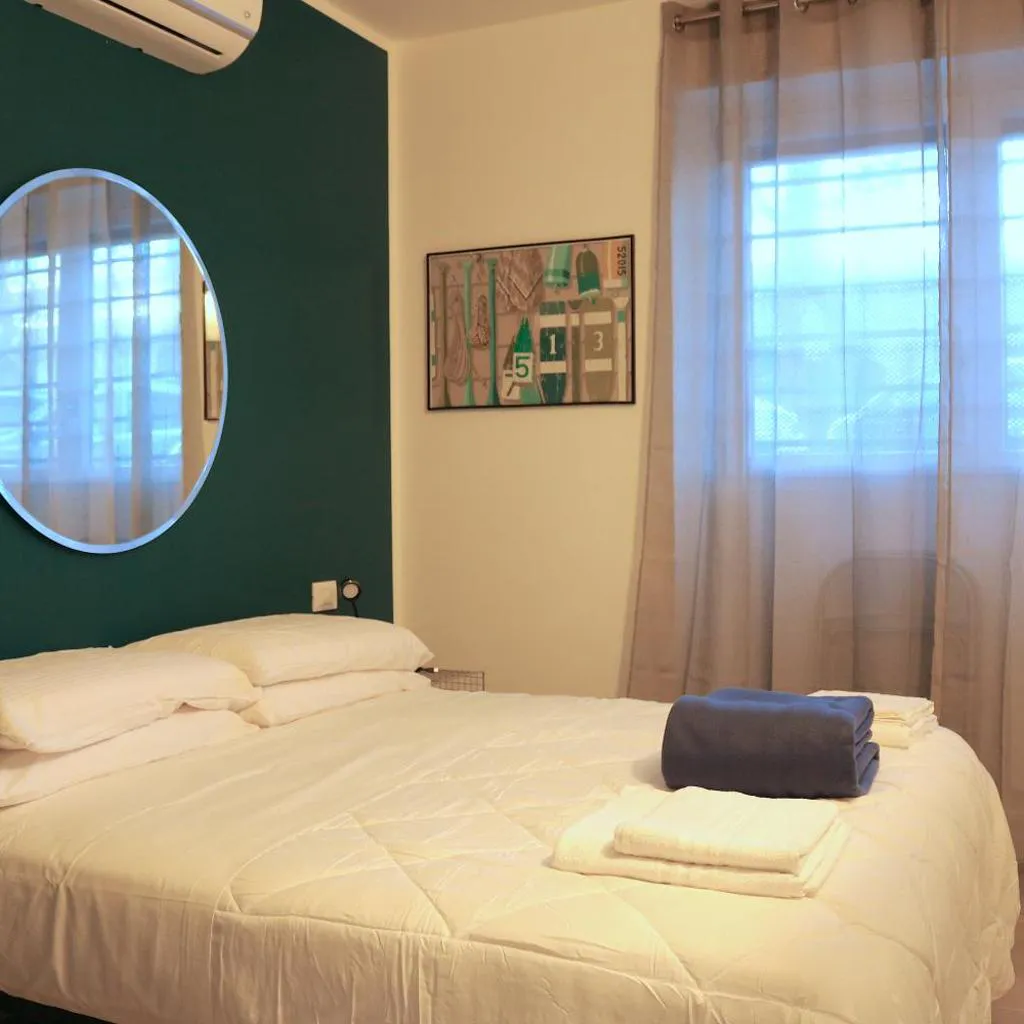Photograph of Central Station Milano Room - 1