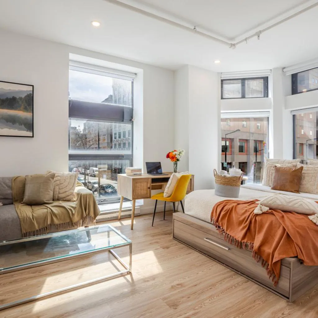 Photograph of Luxury Bishop Apartment - Prime Downtown Spot