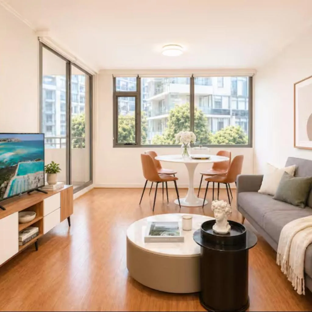 Photograph of Spacious Apartment in Rhodes Walk to Station