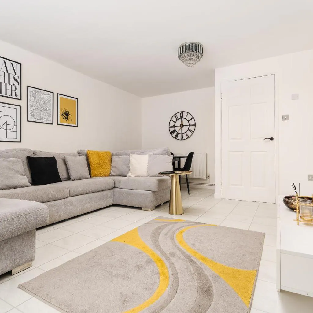Photograph of Modern City Centre 3bd - Fire Pit - Free Parking