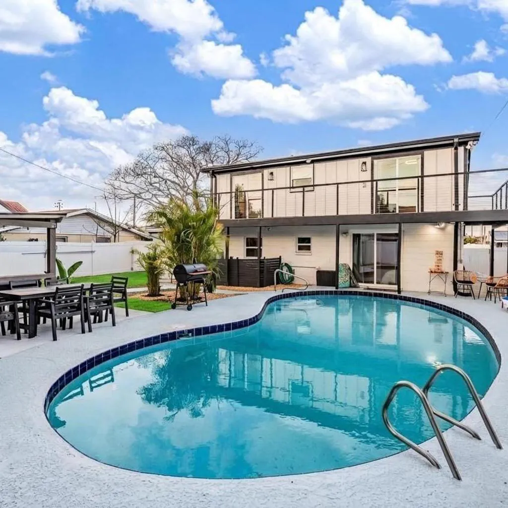 Photograph of Heated Pool & Game Room Pet Friendly Near Stadium & Airport