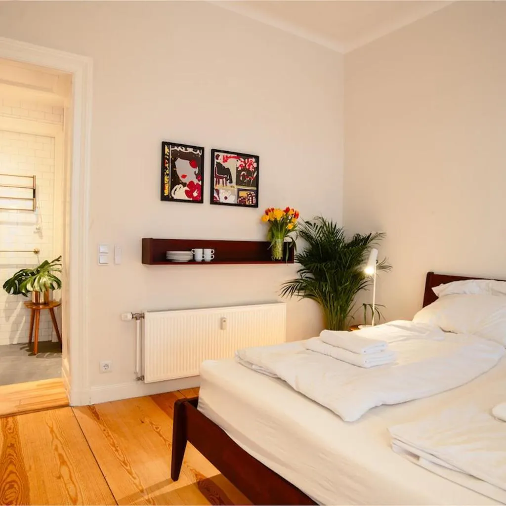 Photograph of Design & Komfort, Rosenthaler Platz Top Location - AP2