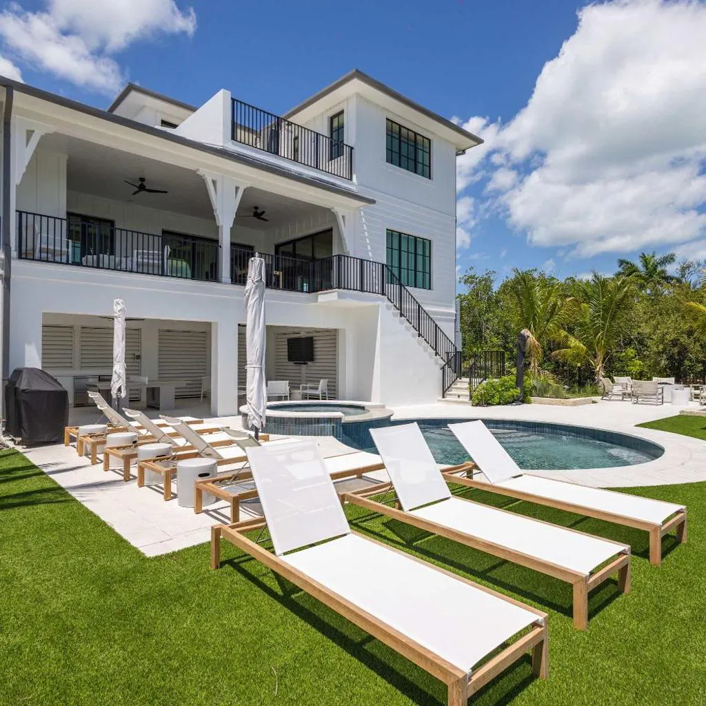 Photograph of Parking Pool Dock - Starboard House