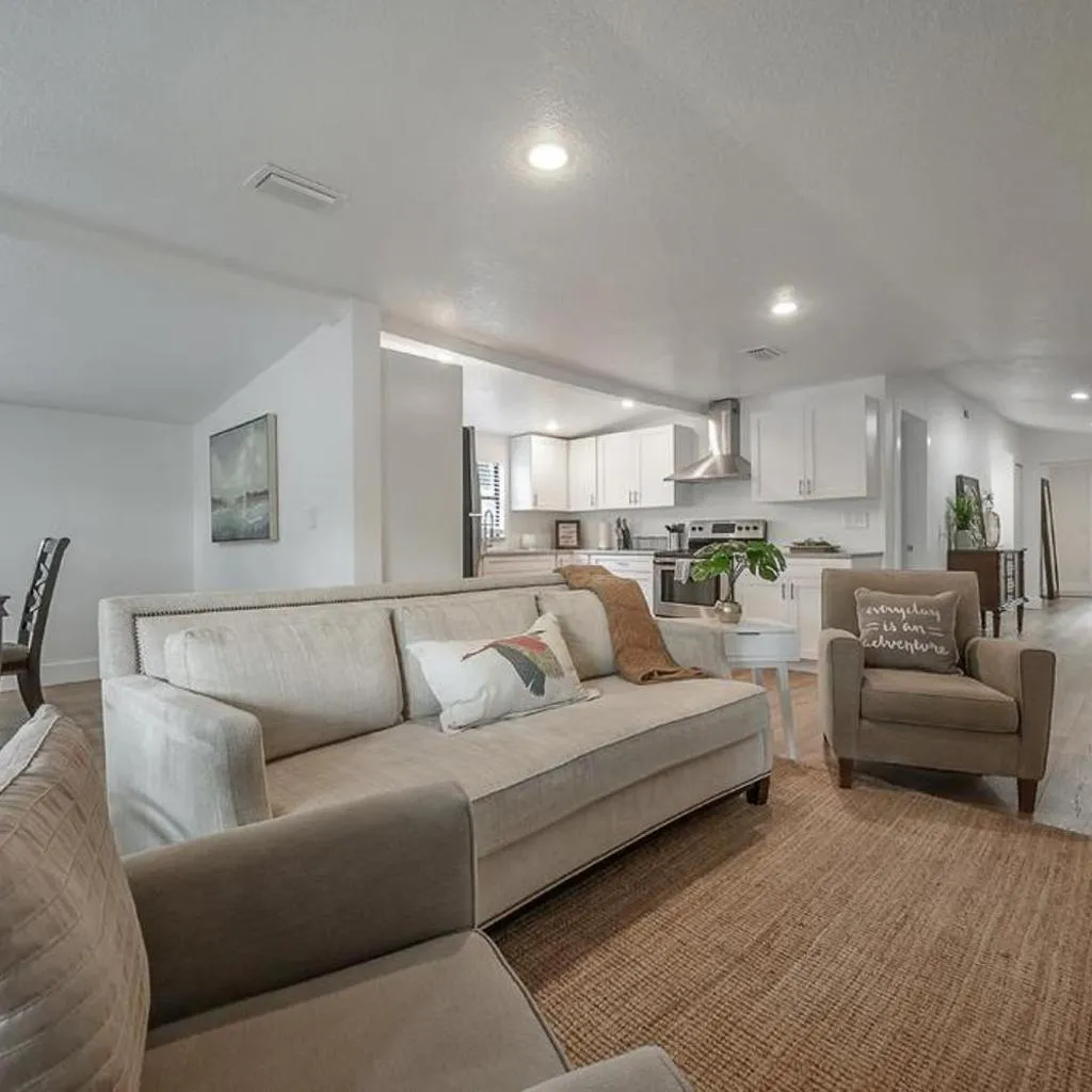 Photograph of Seminole Heights Beauty
