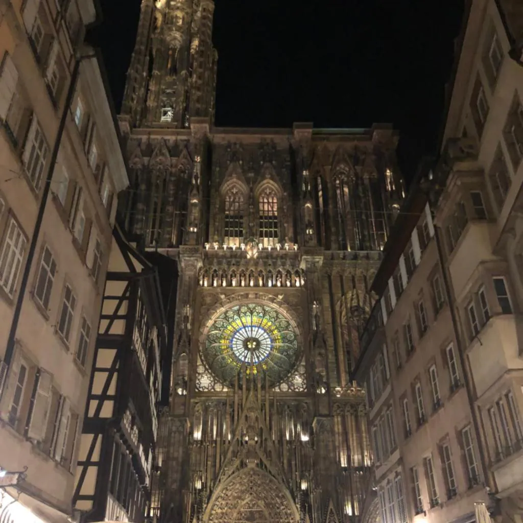 Photograph of Carré or au pied de la Cathédrale