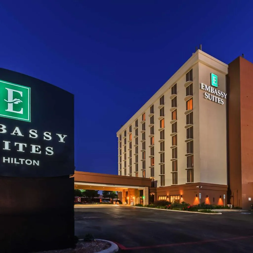 Photograph of Embassy Suites by Hilton Dallas Market Center