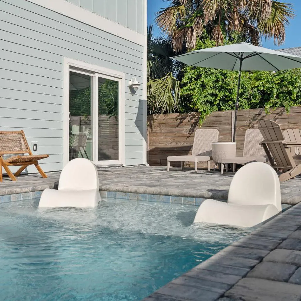 Photograph of Ocean Breeze- Chic Steps to beach Family Friendly