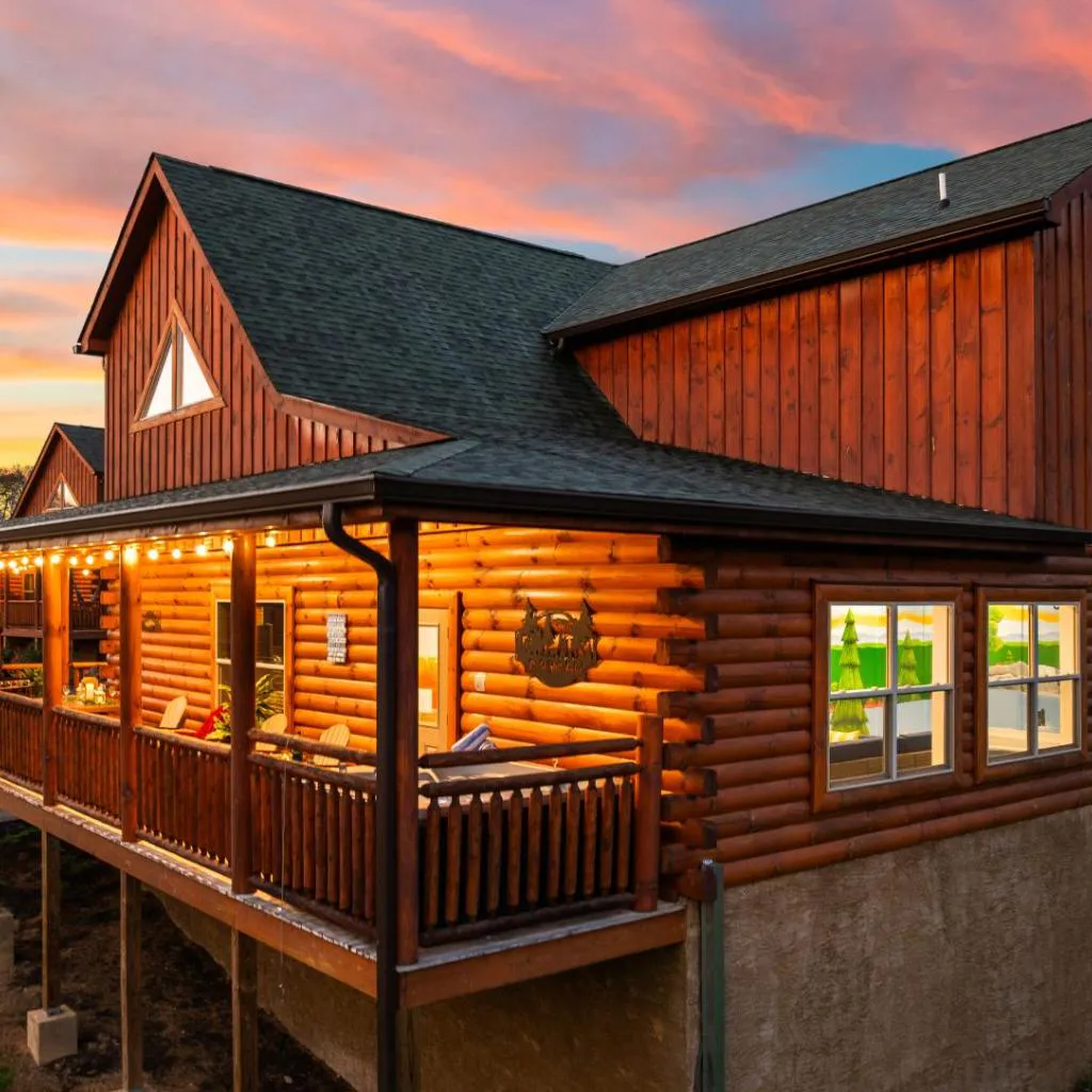 Photograph of Smoky Bear Splash Top Rated Private Pool Cabin with Hot Tub, Mtn Views, Arcade Games, Excellent Location