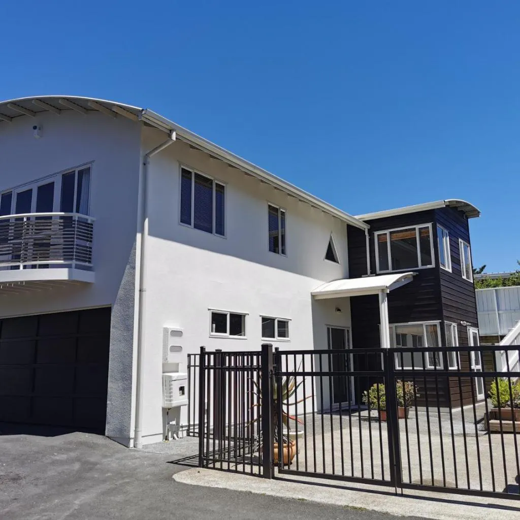 Photograph of Modern Urban Retreat - 4BR Secure Central Family-friendly