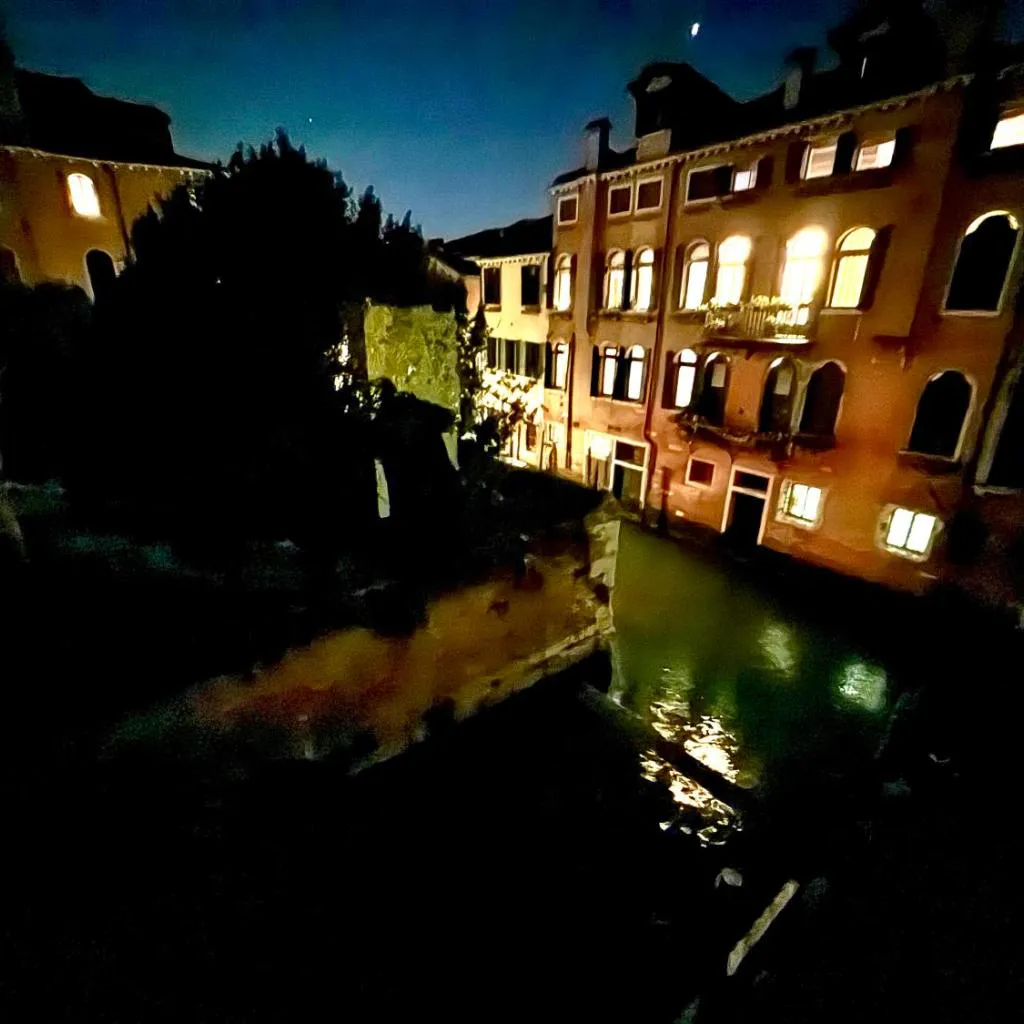 Photograph of Spring House on the canal
