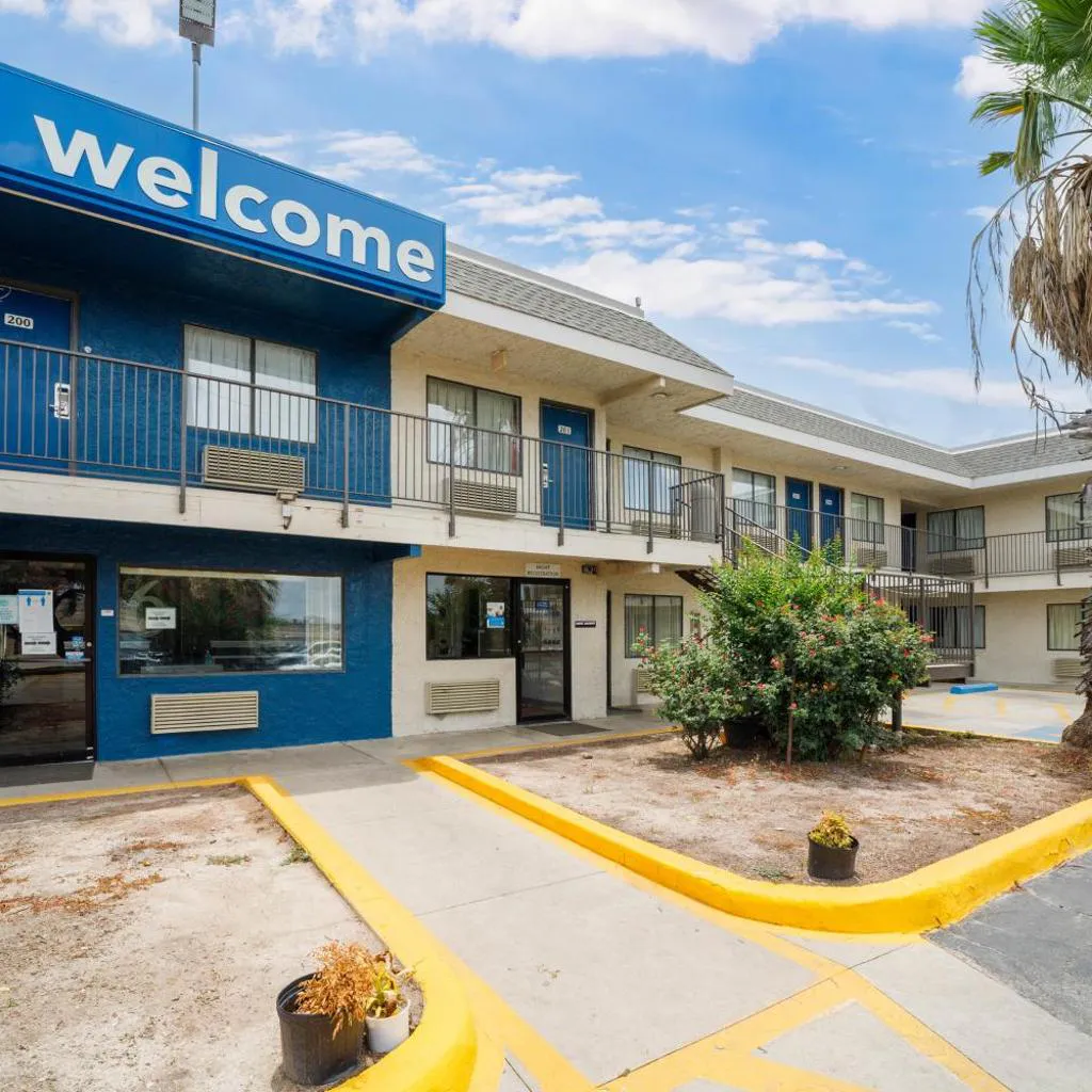 Photograph of Motel 6-San Antonio, TX - Fort Sam Houston