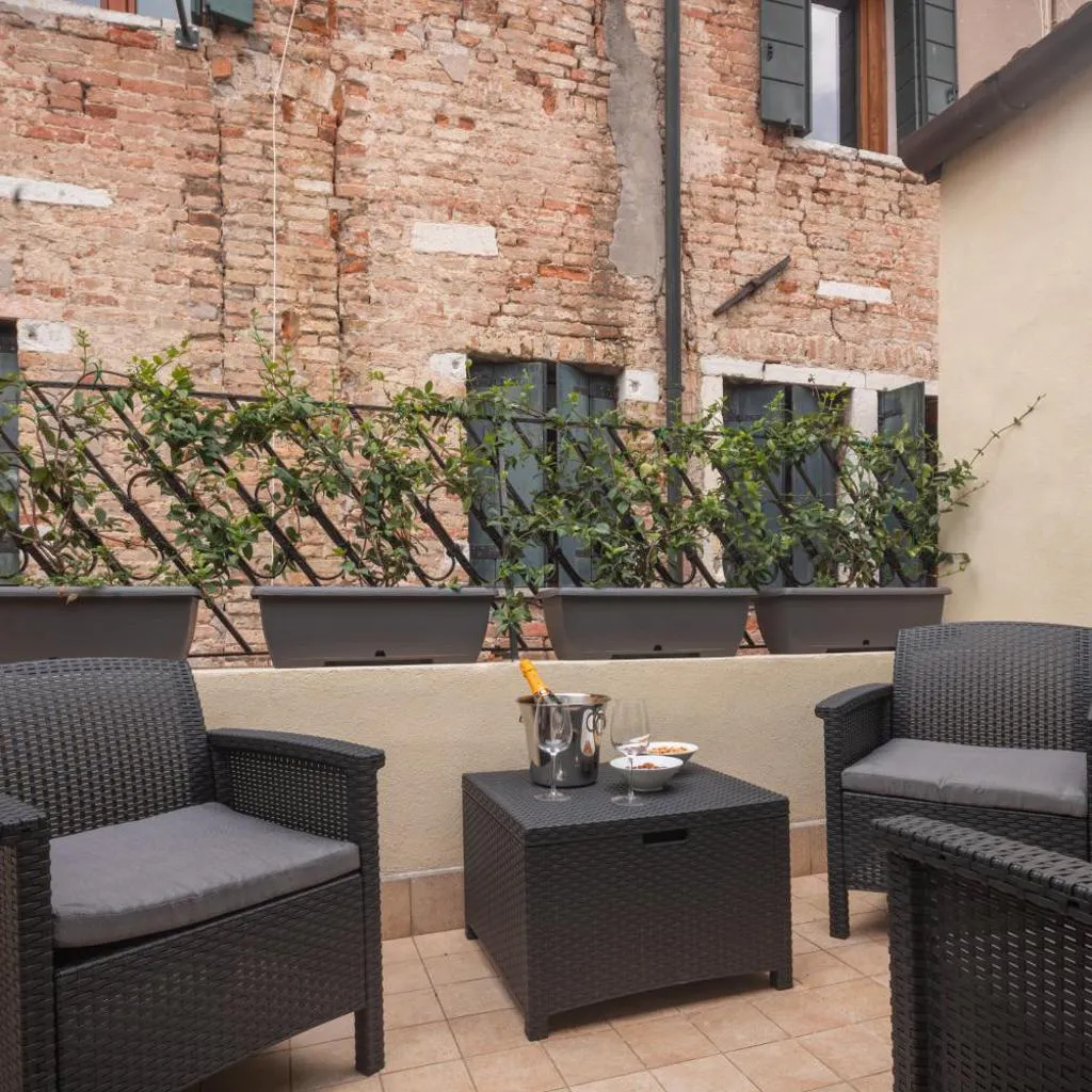 Photograph of Sant'Aponal Cozy Apartment with Balcony R&R