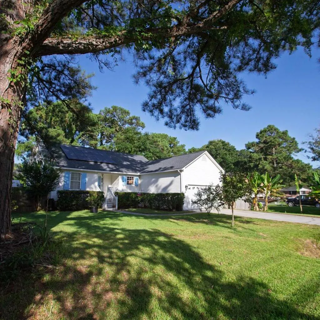 Photograph of Cottage by the beach