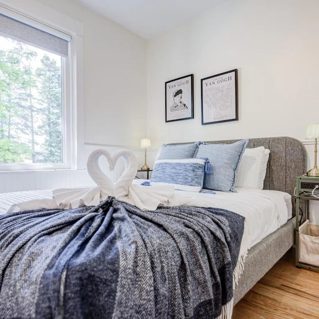Photograph of Tulip House 5 Bedroom 3 and Half Bath 4 Parking Greektown