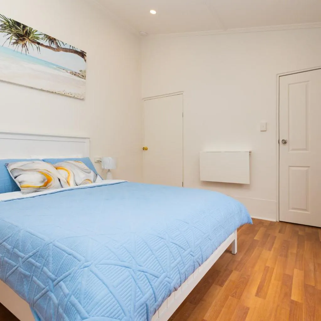 Photograph of Glenelg Modern Studio, QBed,Wifi