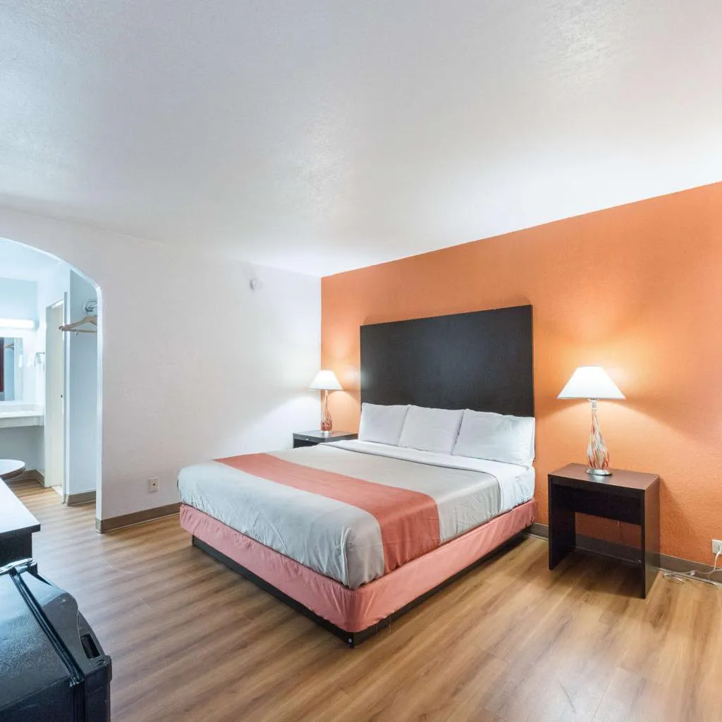 Photograph of Motel 6 San Antonio TX I10 West