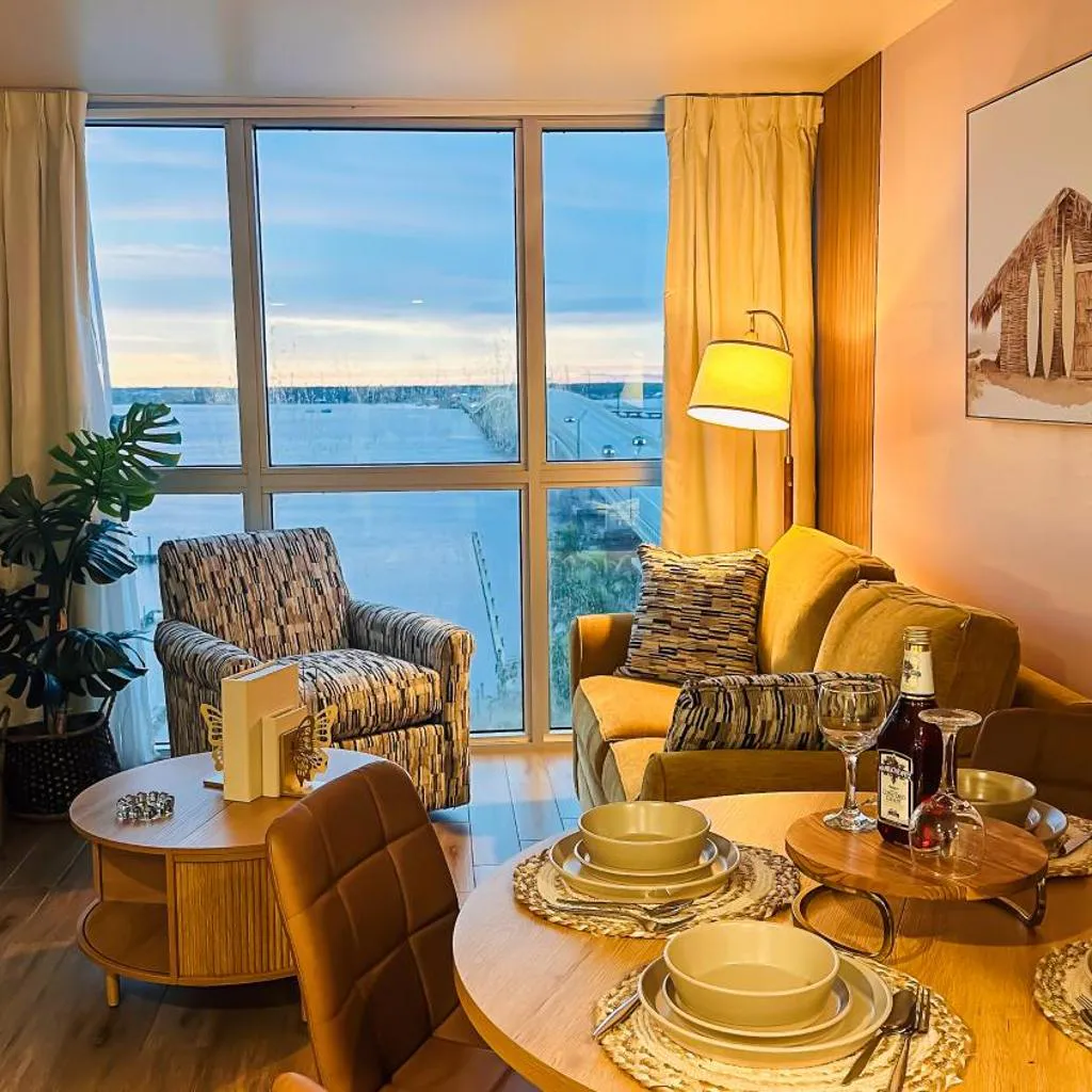 Photograph of Lake views- Luxury 2BR-2BA - Pool - Walk to Downtown
