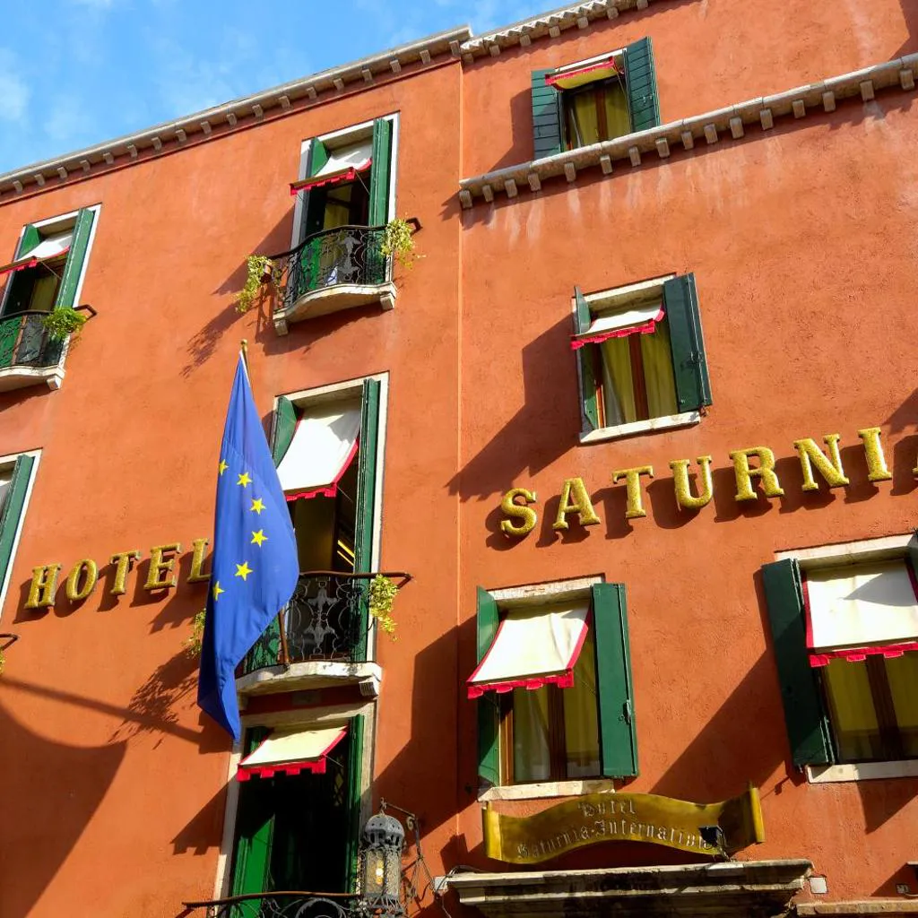 Photograph of Hotel Saturnia & International