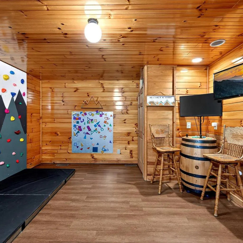 Photograph of Near Parkway- Hot Tub Rock Wall Cabin