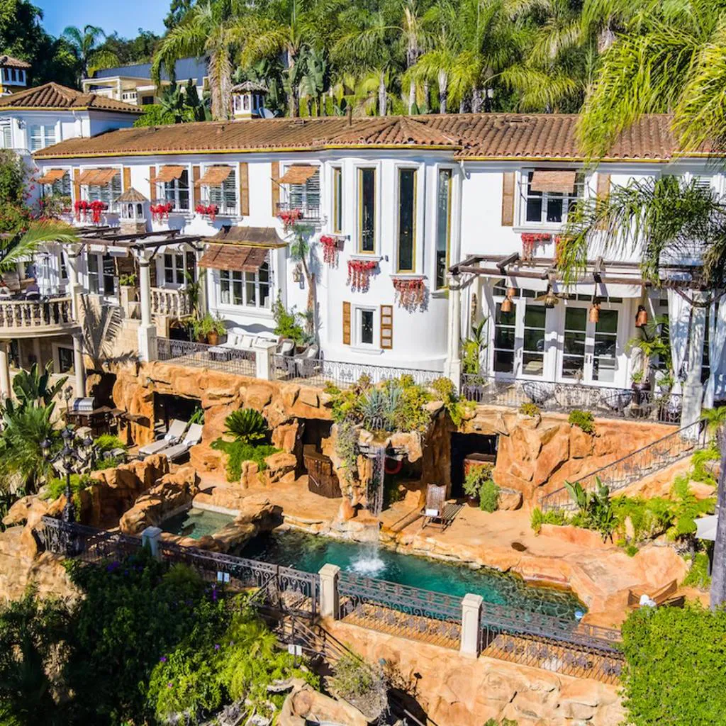 Photograph of Luxury Bel Air Villa Heated Pool Panoramic Views 6 Bedrooms