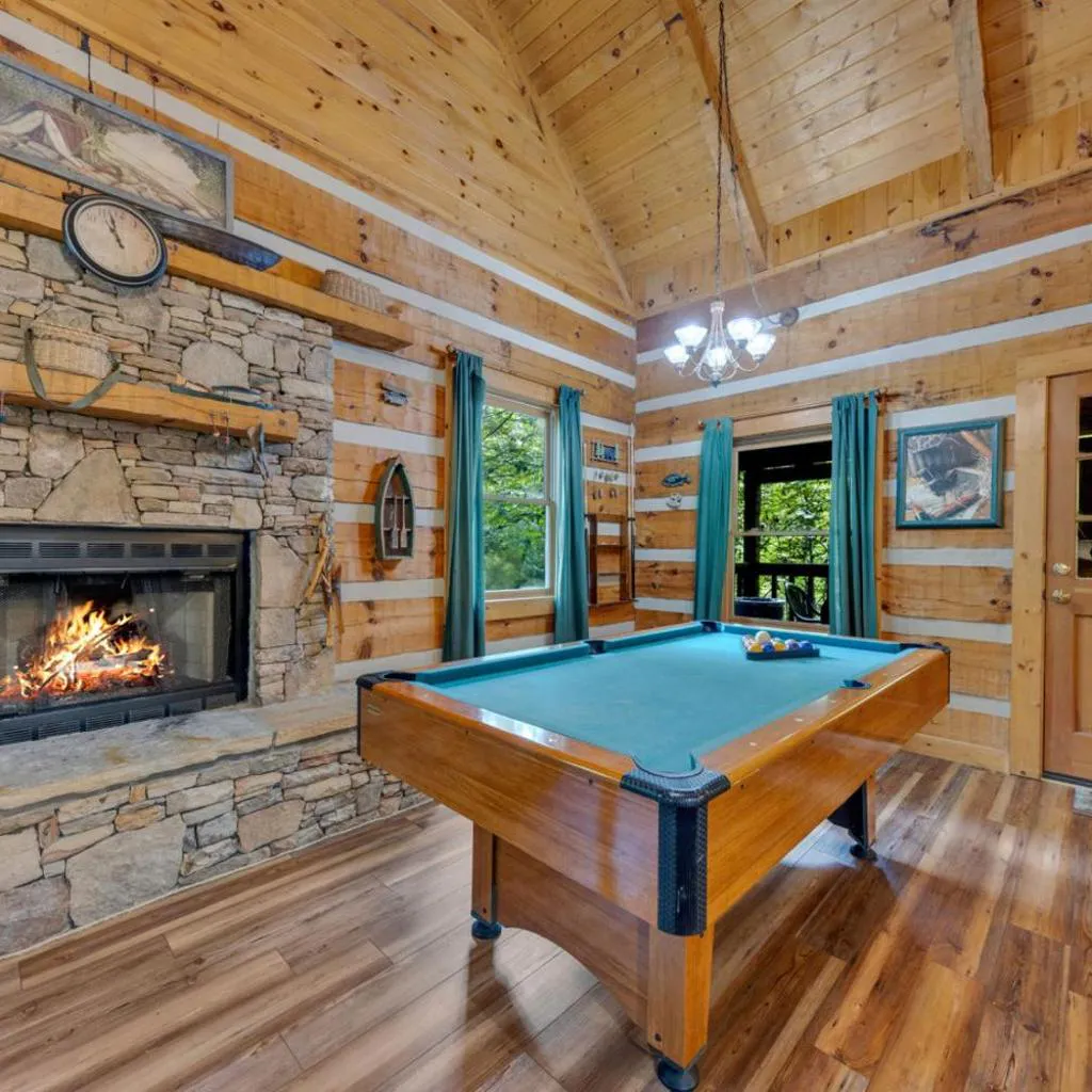 Photograph of Whispers of the Smokies Hot Tub Pool Table Grill
