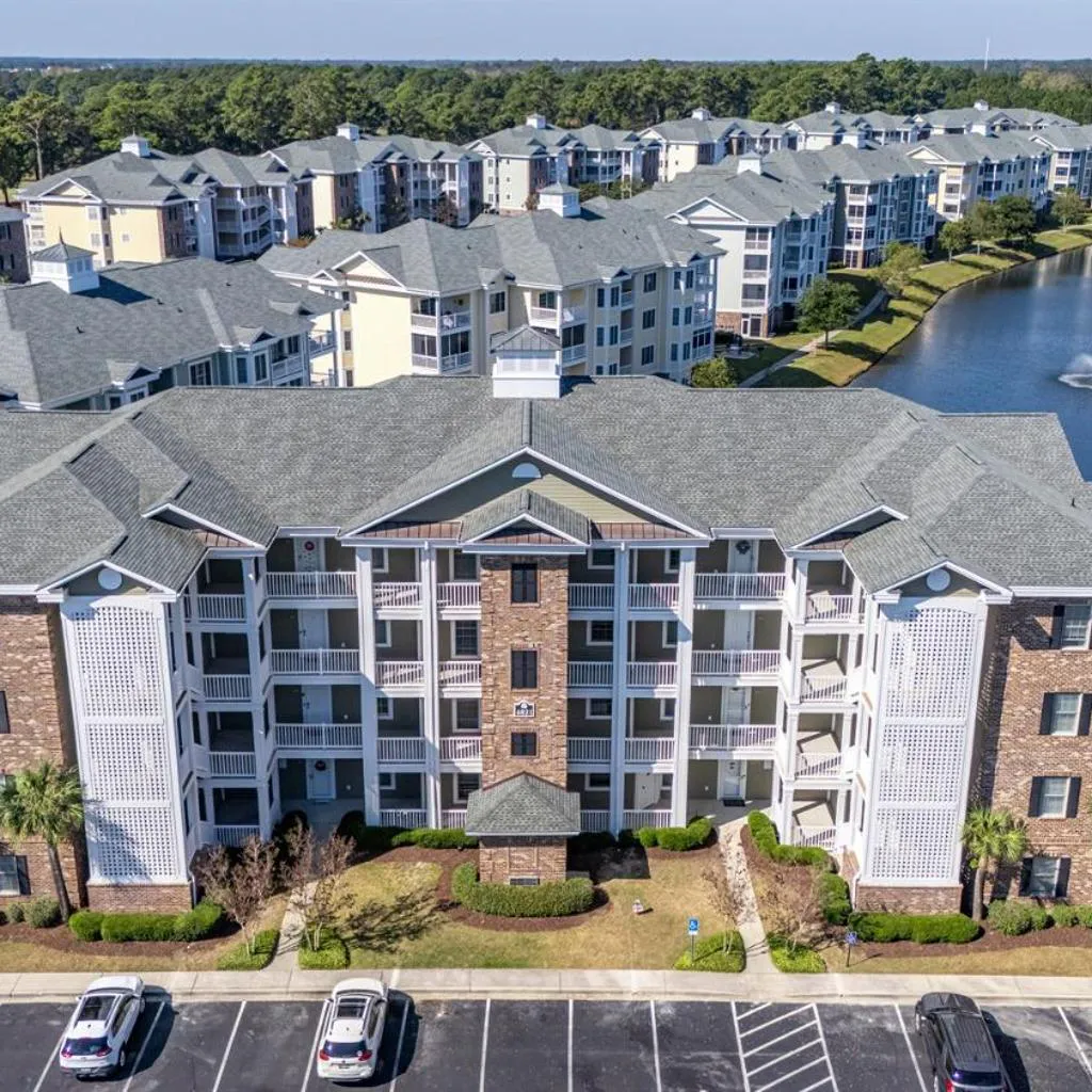Photograph of Renovated 3BR Lakeside Pool Pet-Friendly