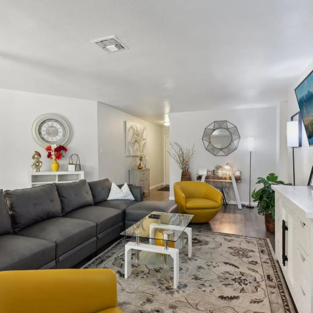 Photograph of Modern Rental Near Medical Center, Six Flags, UTSA, La Cantera, Lackland AFB