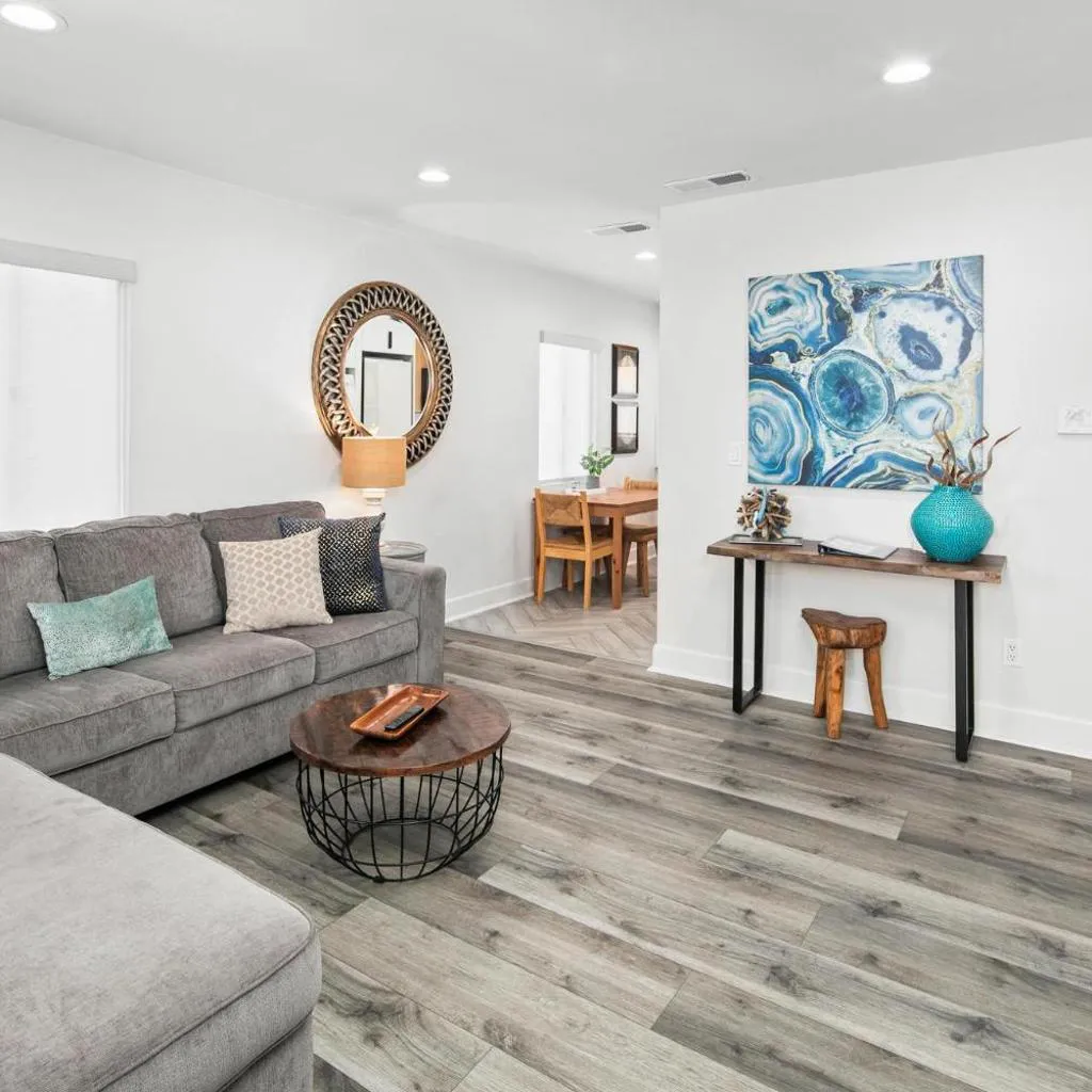 Photograph of Modern 1 BR Apt - Walk to Ocean & Cafes