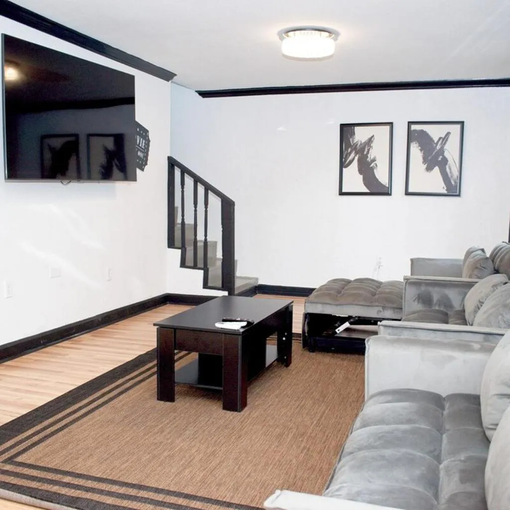 Photograph of Private Entire Home Near NRG Stadium, Hobby Airport, Downtown Houston