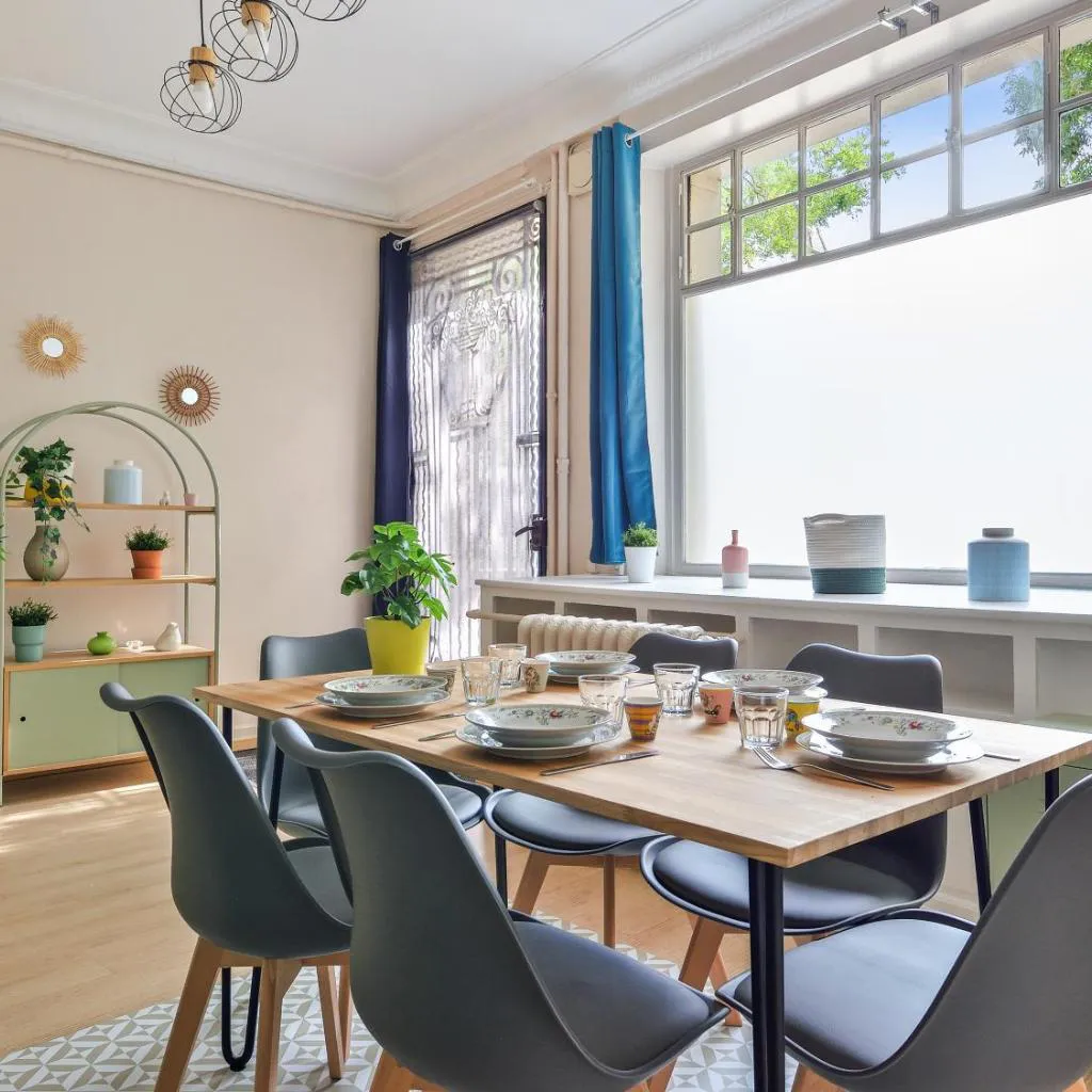Photograph of Élégant Appartement à Paris 16e