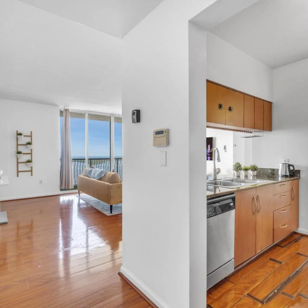 Photograph of City-View Retreat in Brickell 2BR and Free Parking