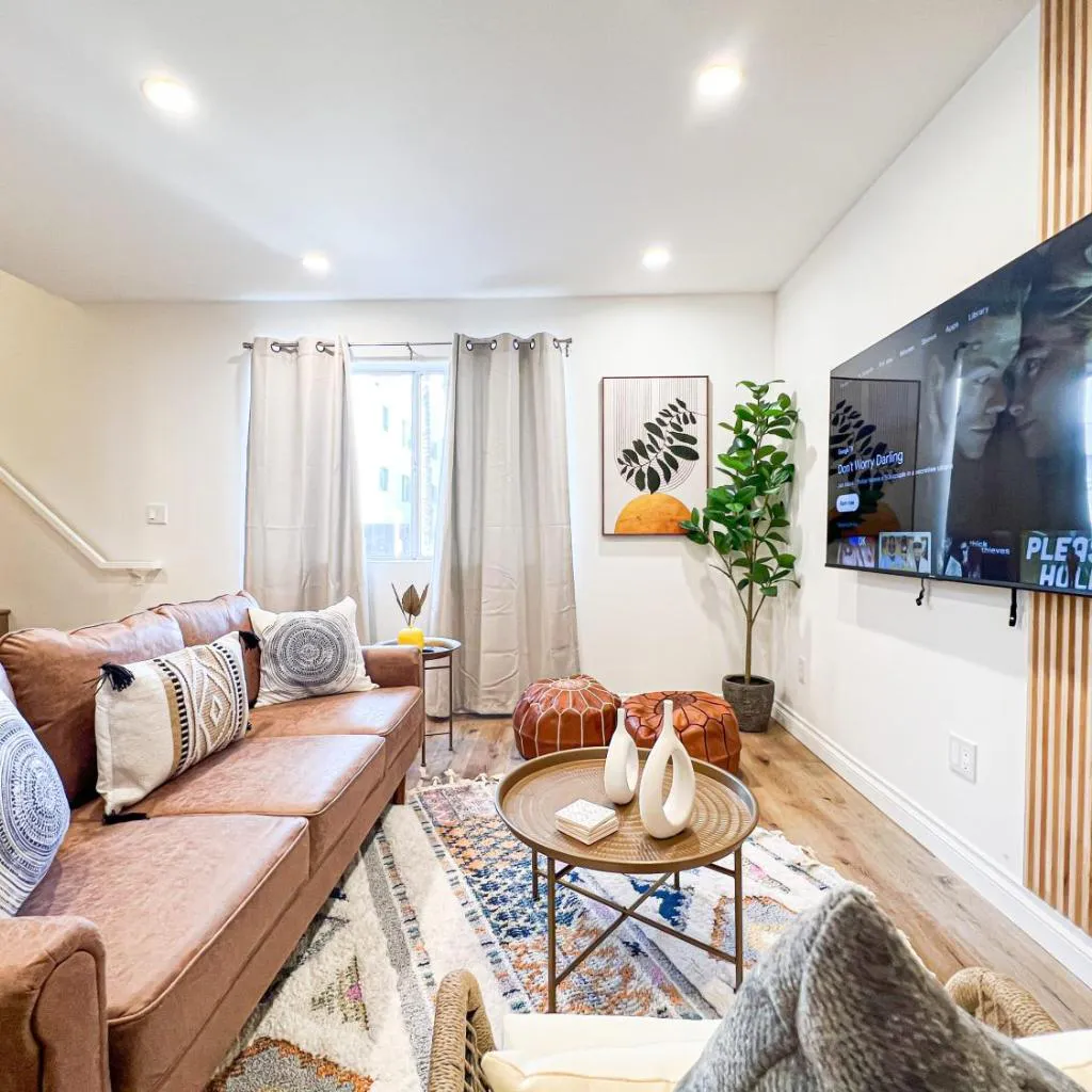 Photograph of Comfy 2-bedroom home in Hollywood