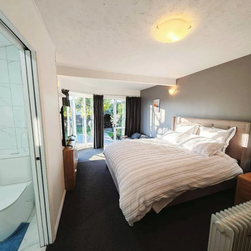 Photograph of Smart Stay Guest Suite - 8 Min to Airport - Convenient Location