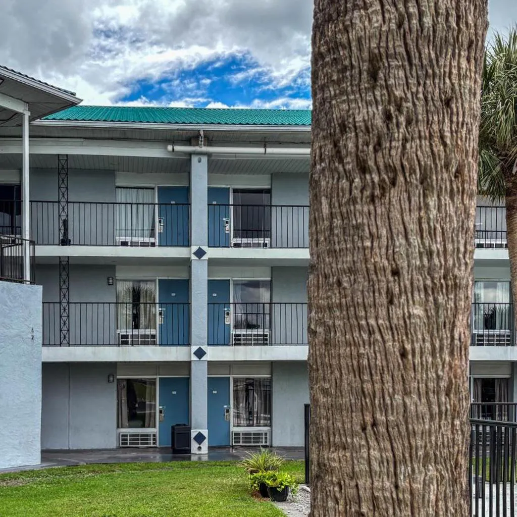 Photograph of Motel 6 Altamonte Springs FL