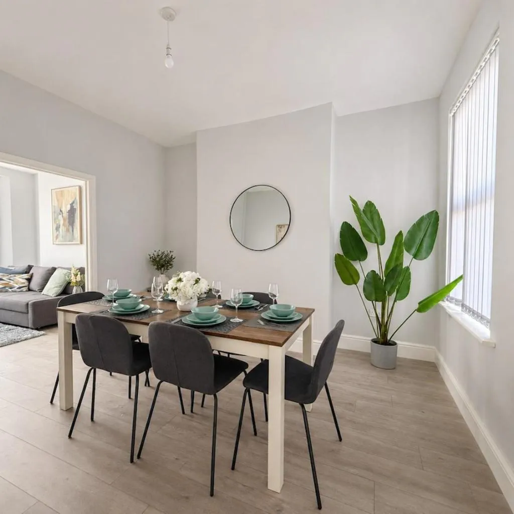 Photograph of Stylish Liverpool Home Parking & Outdoor