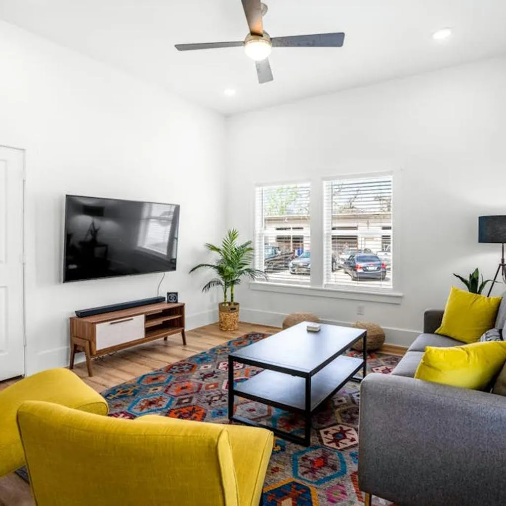 Photograph of Cloud 9 Super - Luxe at East Downtown