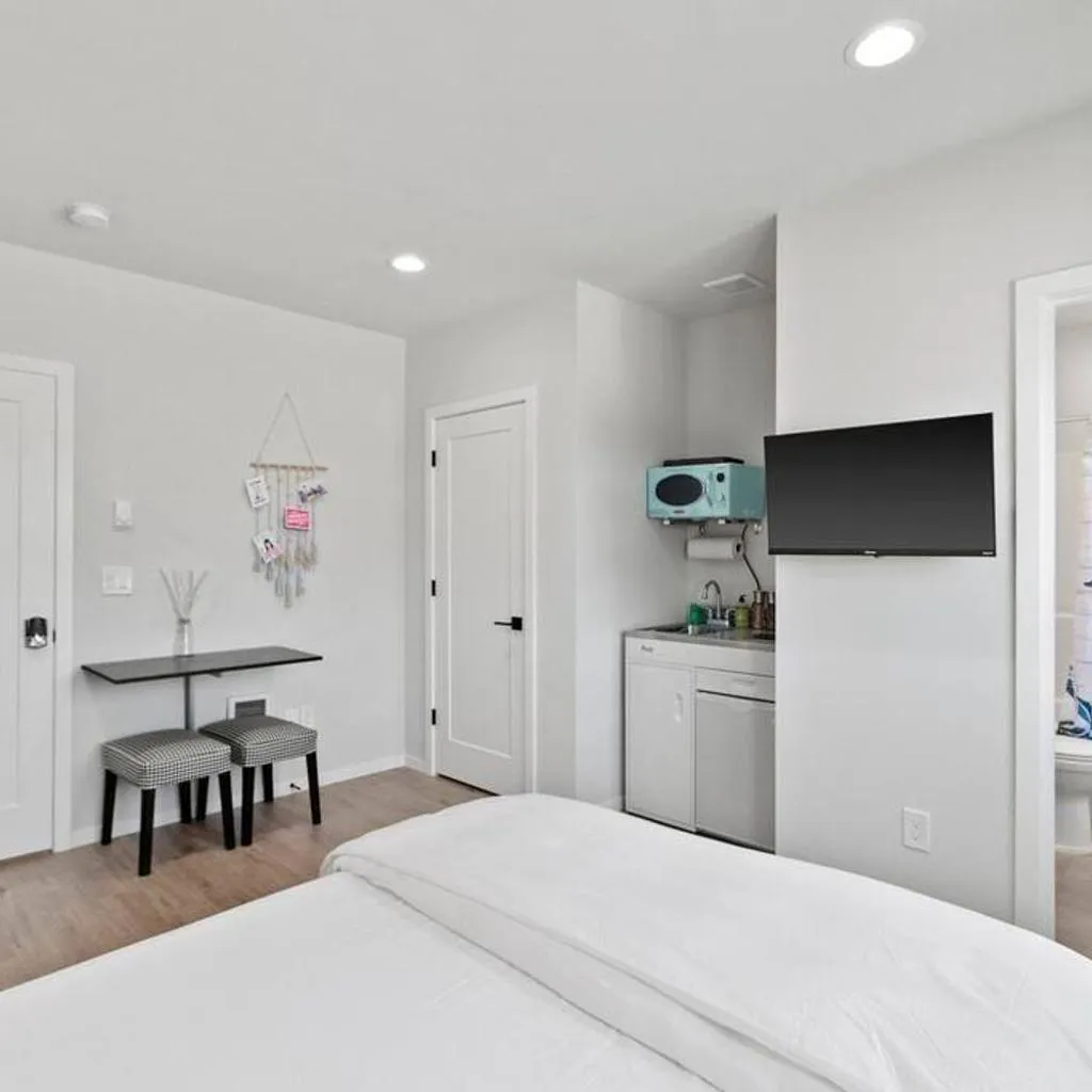 Photograph of Evan's sweet suite - Micro Studio - 91Walkscore
