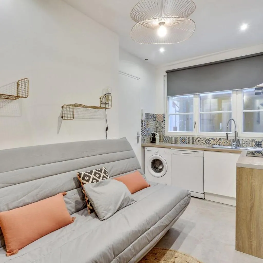 Photograph of 143 Suite La Française Superbe Appartement à Paris