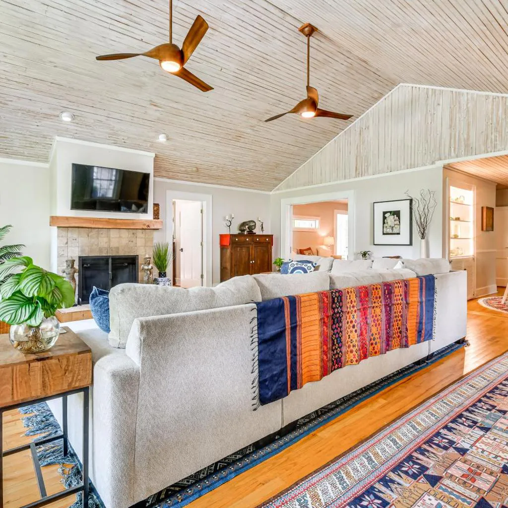 Photograph of Mtn Views, Deck, Porches & Patio: Asheville Escape