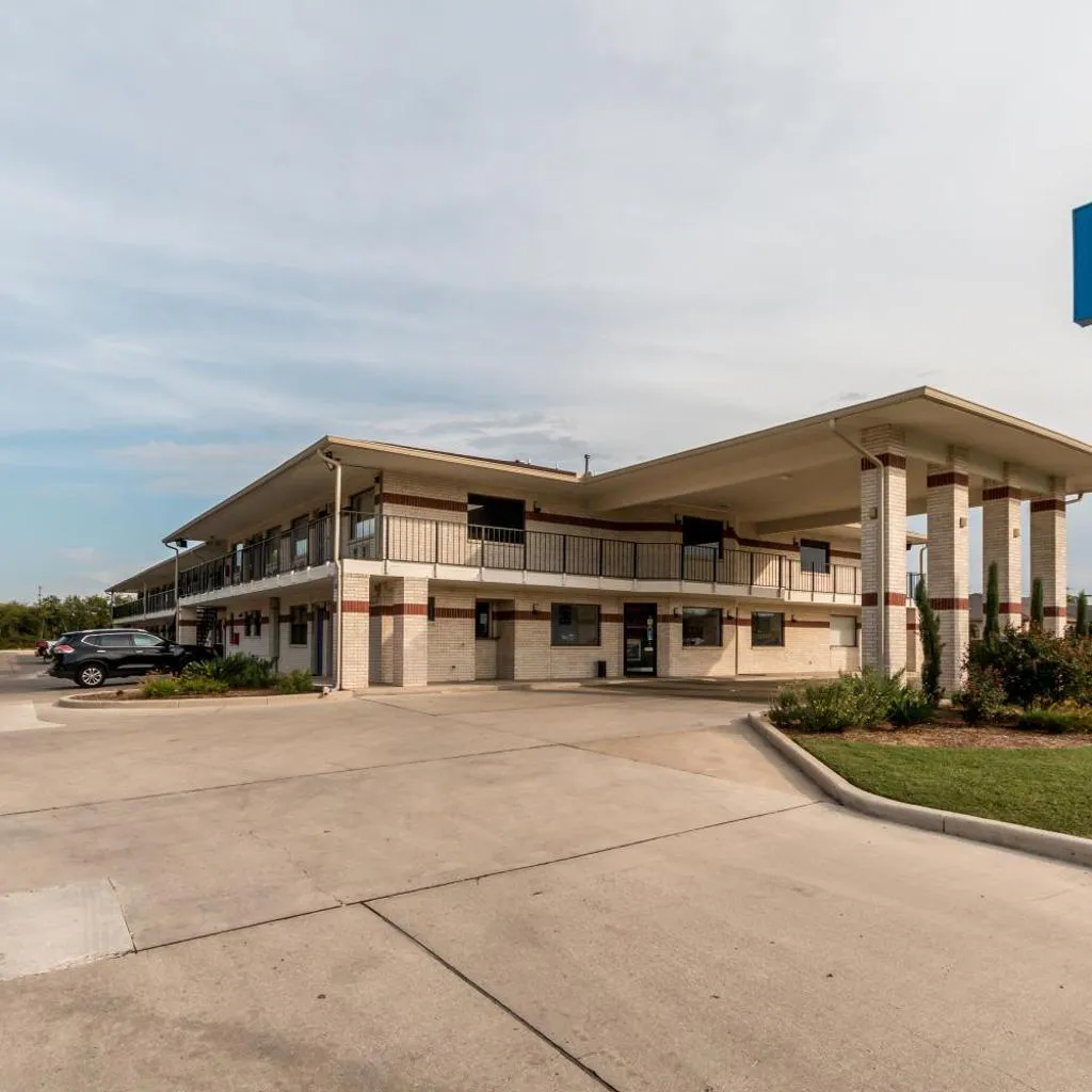 Photograph of Motel 6-San Antonio, TX - South IH-10 East