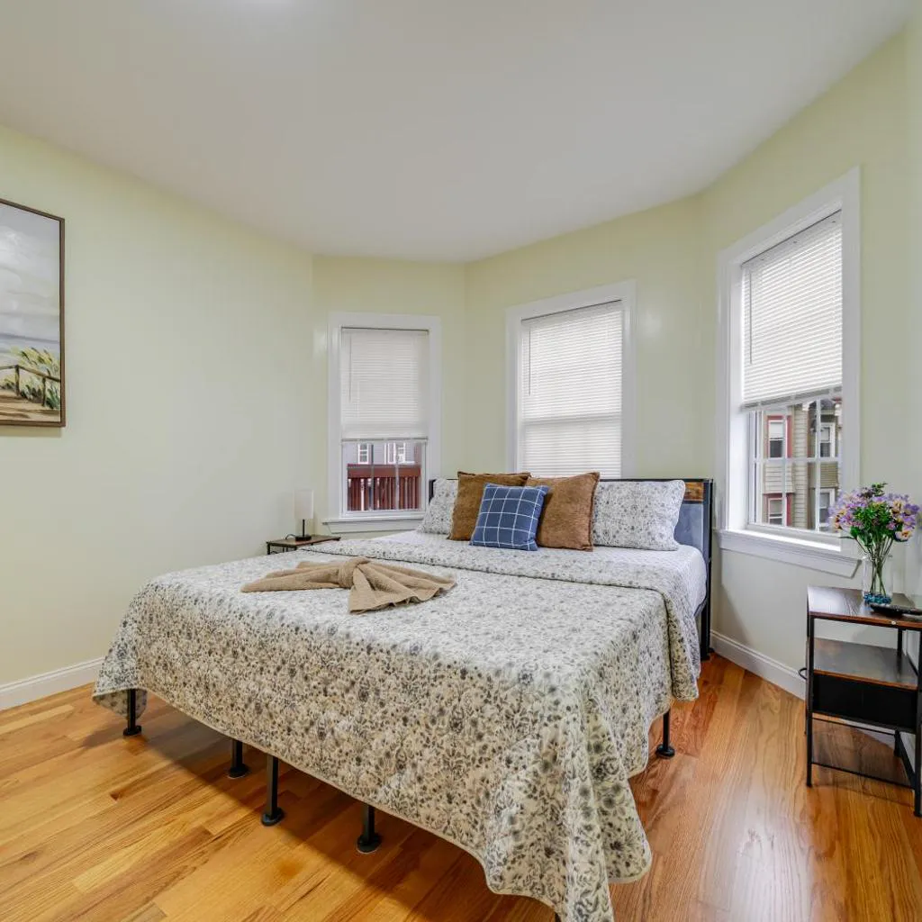 Photograph of Family-Friendly 3BR Boston - Near Red Line with Free Parking, WD, AC, Crib 48-2