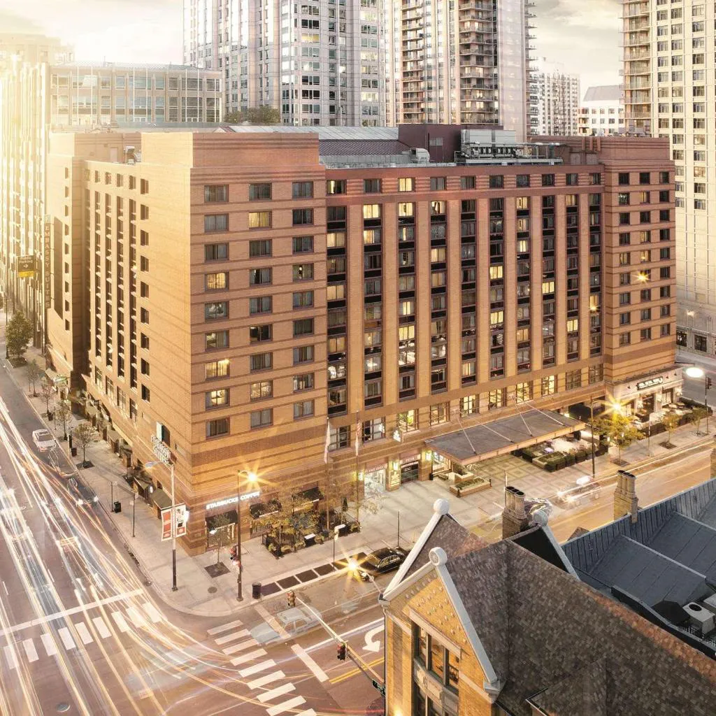 Photograph of Embassy Suites Chicago - Downtown River North