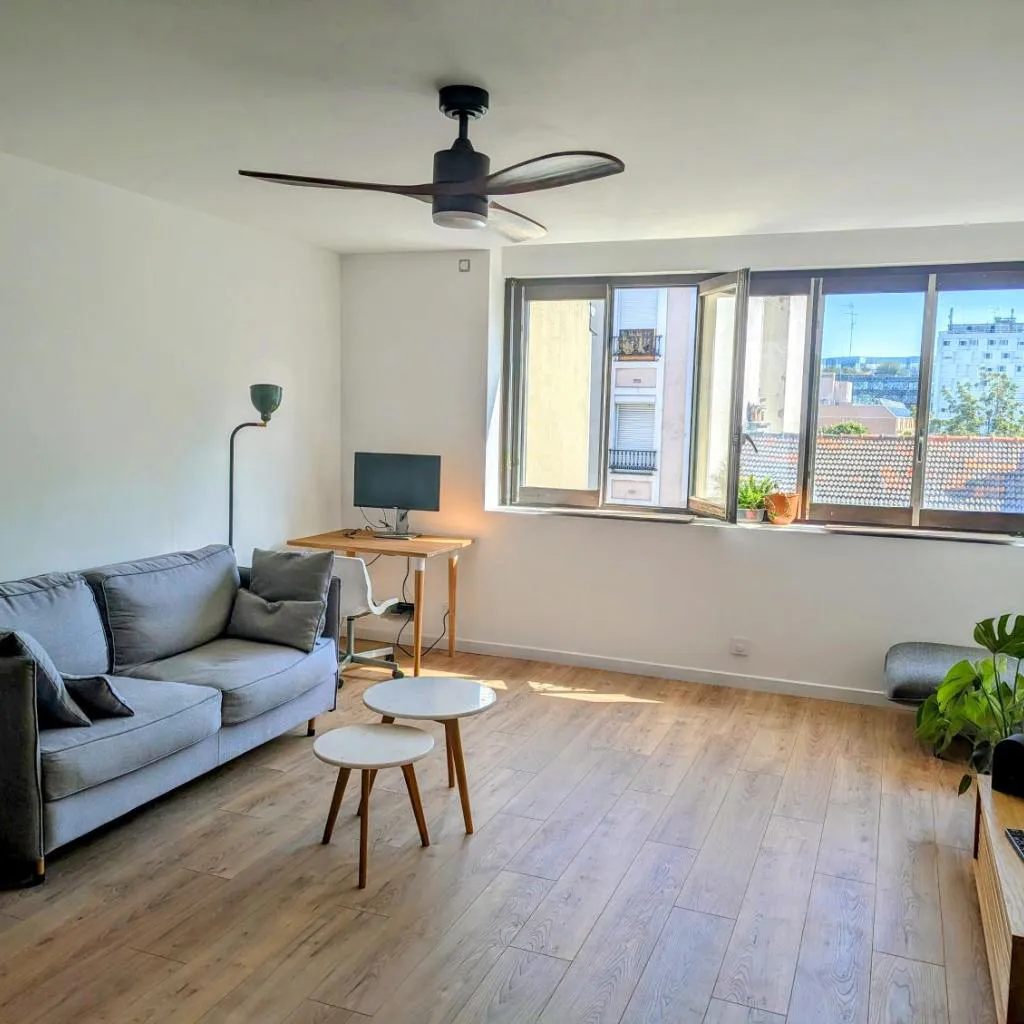 Photograph of Grand appartement lumineux entièrement rénové