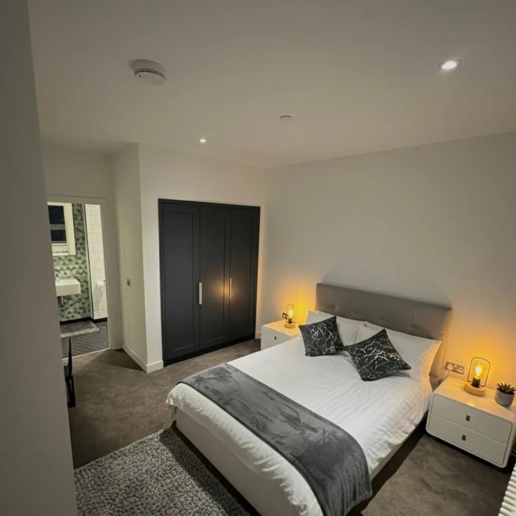 Photograph of Lux 2 Bed Flat, balcony Canary Whalf