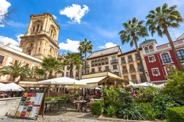 Photograph of La Plaza, En el Centro y Parking Gratuito