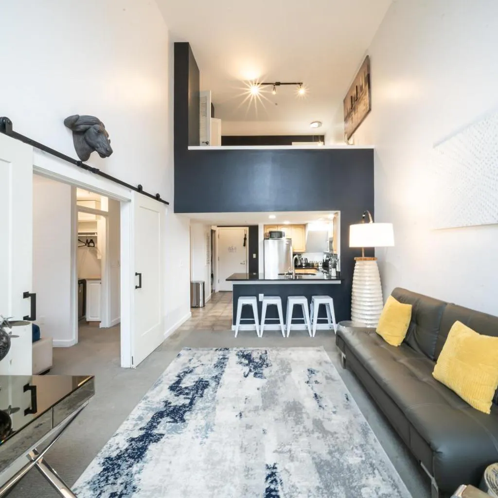 Photograph of Modern Downtown Top Floor Penthouse With Bay Views