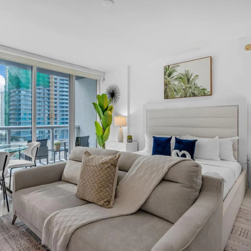 Photograph of Icon Brickell Studio City Views Pool and Spa