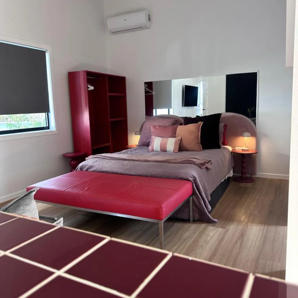 Photograph of Aurora Studio & Court Yard Private Pet Friendly Free Parking