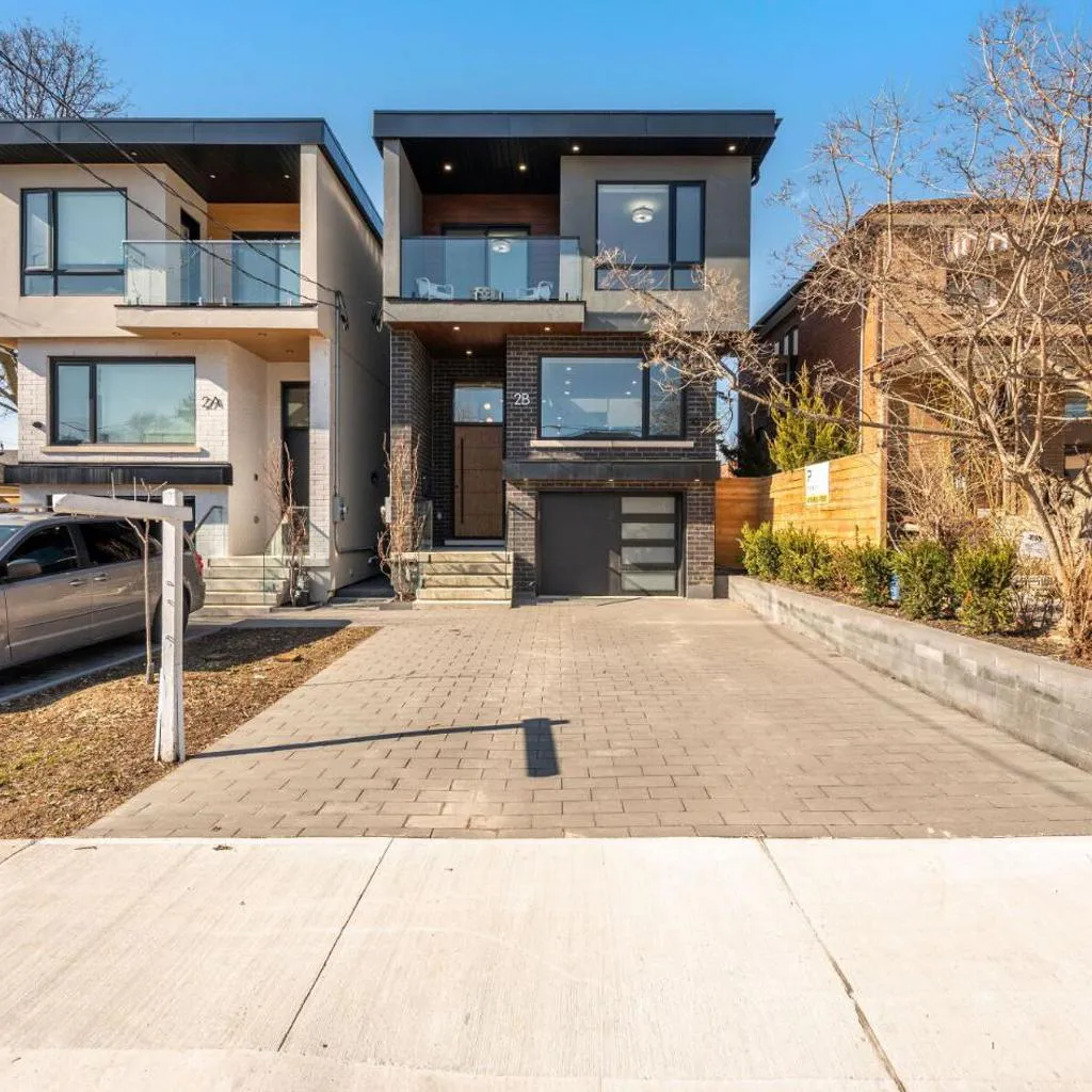 Photograph of Luxury Designer Home - 4 BDR - 10 min to Downtown - Parking
