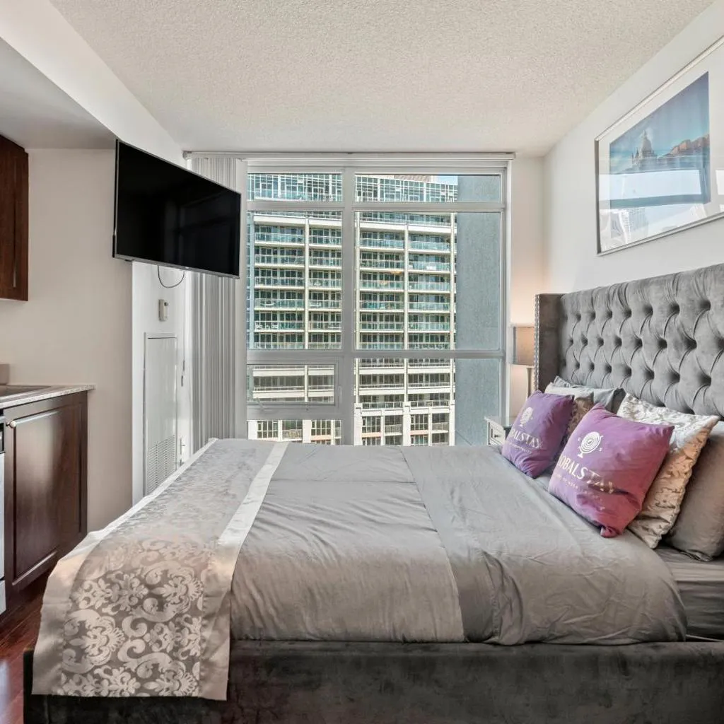 Photograph of Awesome Studio in the Heart of Downtown Toronto